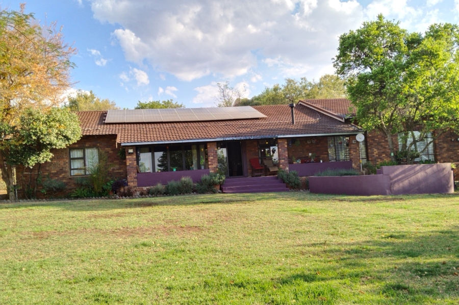 4 Bedroom Property for Sale in Broederstroom North West